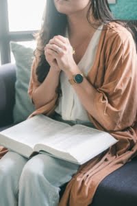 How to Create a Prayer Practice and Bible Reading Habit